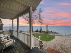 Lakefront Beach House - Sauna & Steam Pod Retreat
